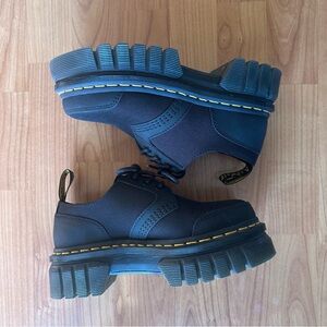 Like new! DR MARTENS Canvas Platform Oxford Shoes - Women's Size 7